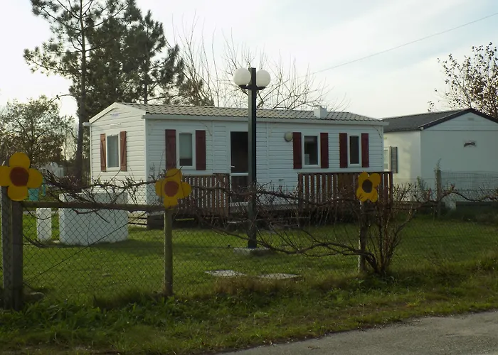 Holiday park Bungalows Land'Shause 2*